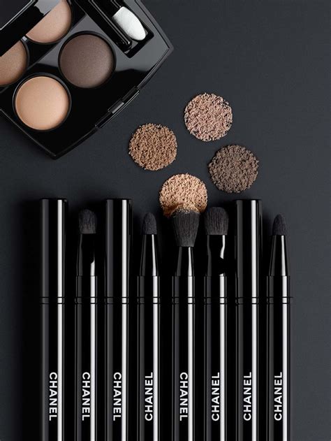 chanel apply yourself brush set|Chanel retractable eyeshadow brush.